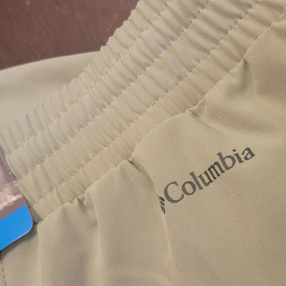 Columbia Elastic Waist Shorts